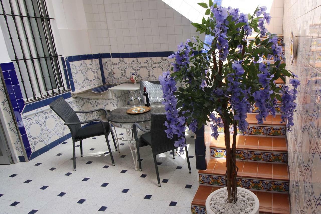 Big apartment with unique patio near Santa Barbara Castle Alicante Extérieur photo