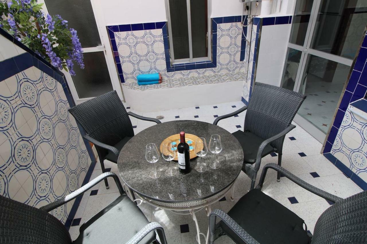 Big apartment with unique patio near Santa Barbara Castle Alicante Extérieur photo