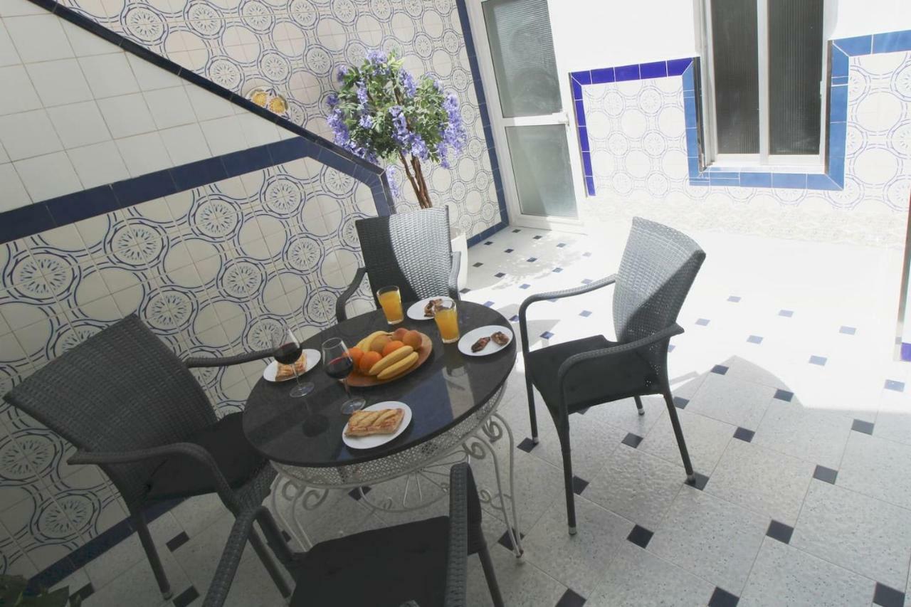 Big apartment with unique patio near Santa Barbara Castle Alicante Extérieur photo